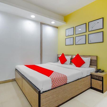 Super Hotel O Adri Hotels 2 Near Dum Dum Metro Station מראה חיצוני תמונה