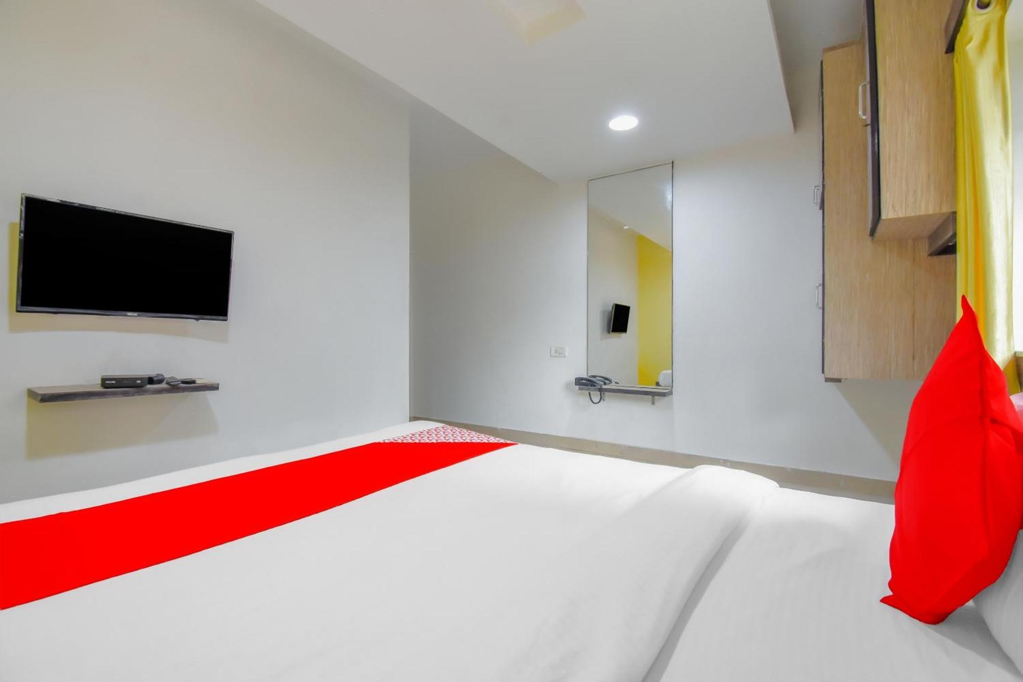 Super Hotel O Adri Hotels 2 Near Dum Dum Metro Station מראה חיצוני תמונה